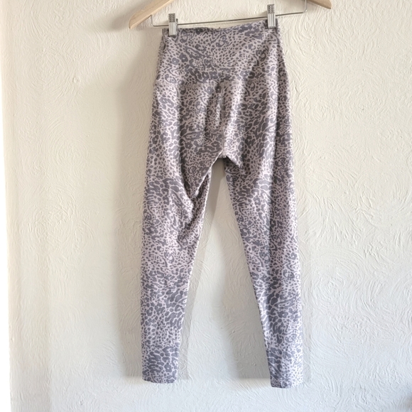 Beyond Yoga, High-Waisted Legging, Spacedye Leopard Print, Greyish Pink, Size XS - Picture 2 of 7